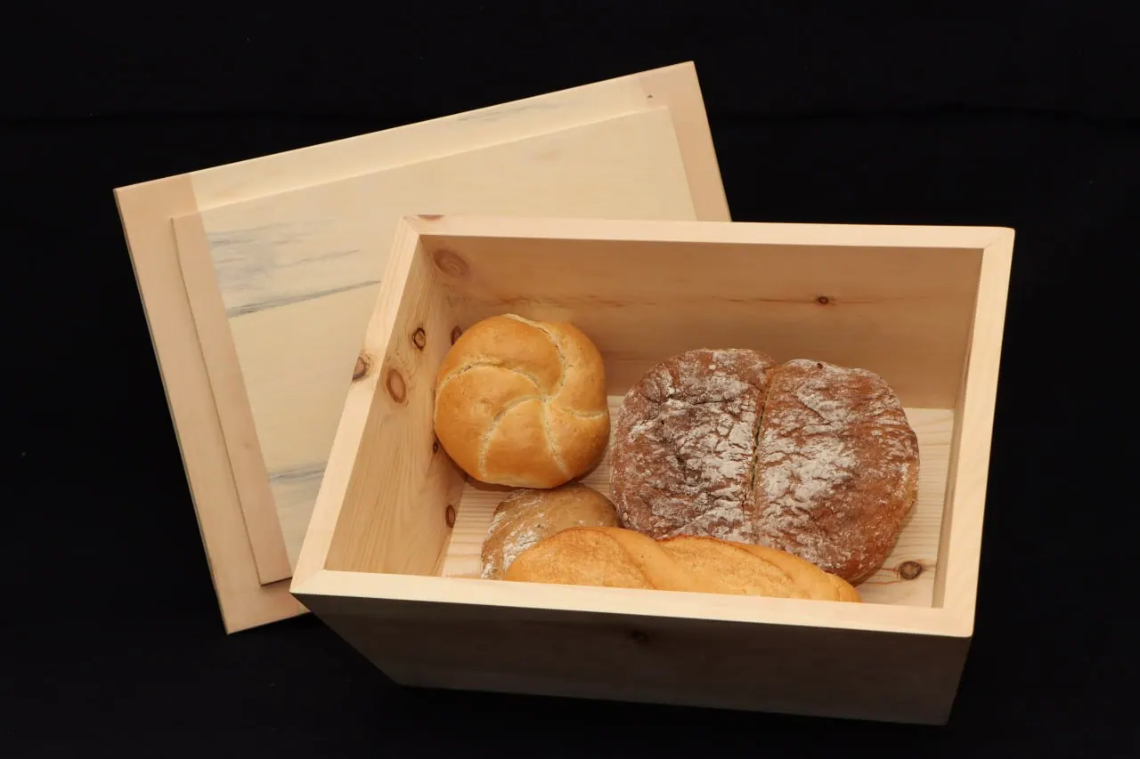 Brotkasten aus Holz von Selbergmochts